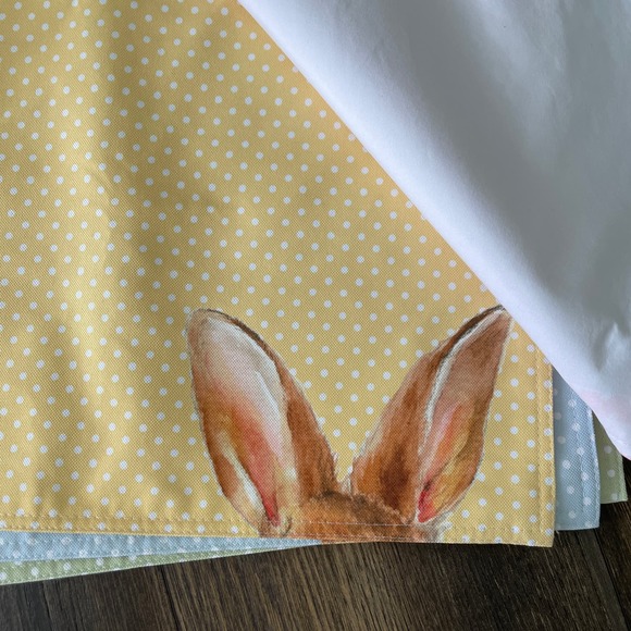ISAAC MIZRAHI FARMHOUSE EASTER BUNNY 13X19 PLACEMATS SET OF 4 POP OF COLOR NEW - Picture 4 of 7